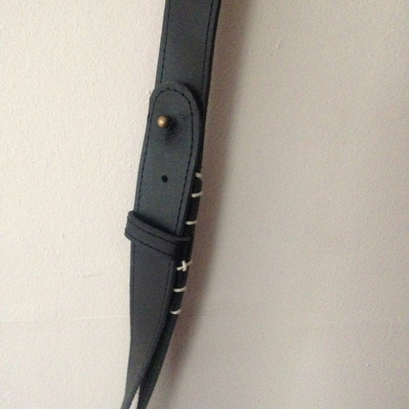 Raj kilim carpet & leather crossbody messenger bag - Picture 5 of 8